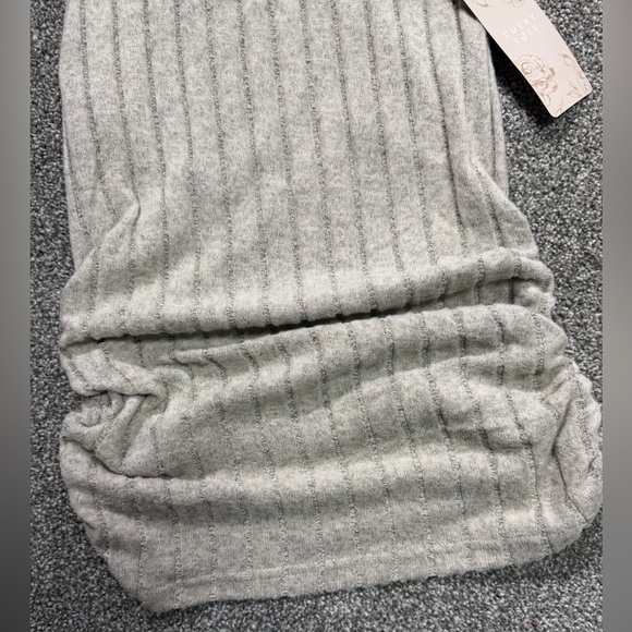 Gray Ribbed Tank Top - Picture 3 of 7